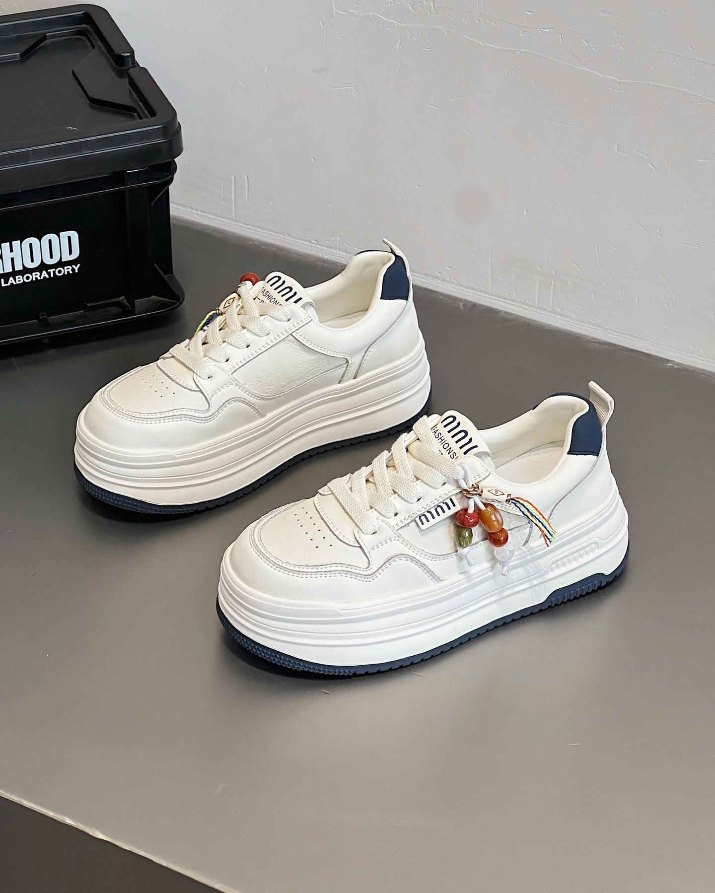 European leather breathable casual little white shoes women s 2025 autumn new Hong Kong style heightening board shoes slim bread women s shoes 40 синий
European leather breathable casual little white shoes women s 2025 autumn new Hong Kong style heightening board shoes slim bread women s shoes 40 синий