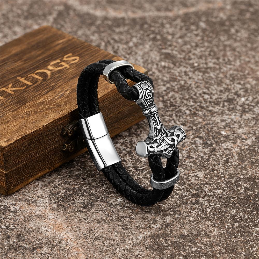 Vintage Viking Thor s Hammer Leather Bracelet Mens Nordic Runes Mjolnir Wristband Punk Handmade Amulet Scandinavian Jewelry Gift 19cm
Vintage Viking Thor s Hammer Leather Bracelet Mens Nordic Runes Mjolnir Wristband Punk Handmade Amulet Scandinavian Jewelry Gift 19cm