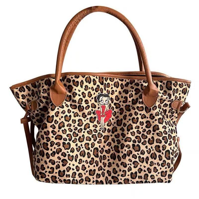 Hot Girl Harajuku Vintage Tote Bag Women Leopard Print Nylon Large Capacity Shoulder Bag Ladies Y2K Aesthetics Brown Handbag New 40x31x23cm коричневый
Hot Girl Harajuku Vintage Tote Bag Women Leopard Print Nylon Large Capacity Shoulder Bag Ladies Y2K Aesthetics Brown Handbag New 40x31x23cm коричневый