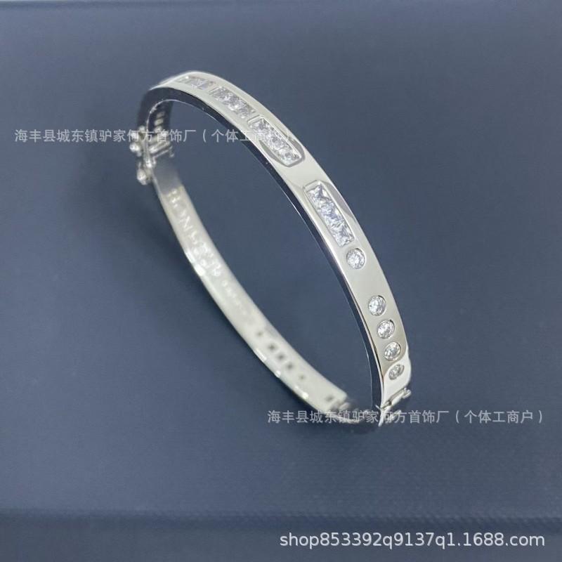 Браслет Ян Цзи з азбукою Морзе: Розкішний дизайн зірки, інкрустованої діамантами, для чоловіків і жінок, ідеально підходить як браслет або каблучка для пари. Gift Box
Браслет Ян Цзи з азбукою Морзе: Розкішний дизайн зірки, інкрустованої діамантами, для чоловіків і жінок, ідеально підходить як браслет або каблучка для пари. Gift Box