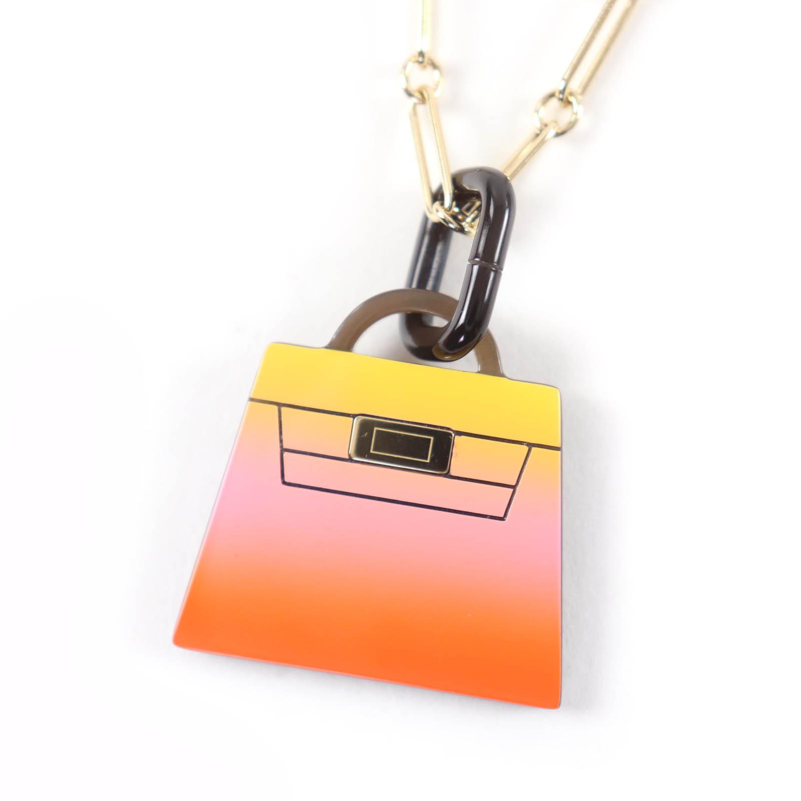 Excellent HERMES Necklace Marokinje GM Fusion Kelly gold Buffalo horn Women Used
Excellent HERMES Necklace Marokinje GM Fusion Kelly gold Buffalo horn Women Used