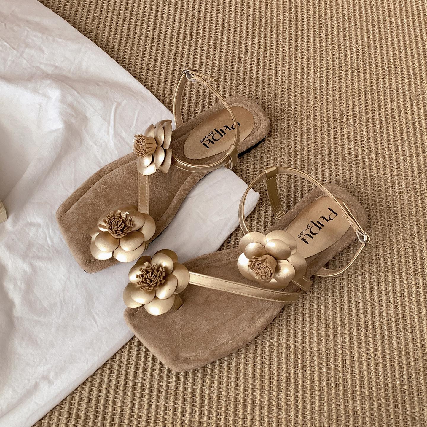 Новые летние плоские сандалии из искусственной кожи с ремешком на пряжке и квадратным носком, сандалии с цветком и низким каблуком, удобные женские сандалии 39 золотой
Новые летние плоские сандалии из искусственной кожи с ремешком на пряжке и квадратным носком, сандалии с цветком и низким каблуком, удобные женские сандалии 39 золотой