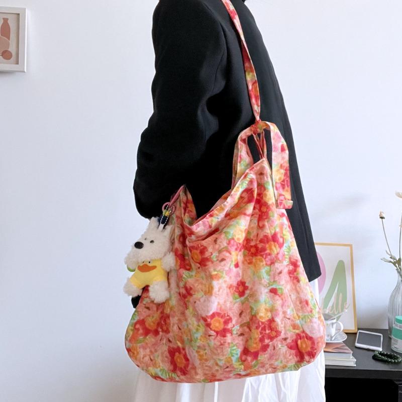 Spring new floral bag romantic spring floral cloth bag versatile Japanese thin student shoulder bag messenger bag without puppy pendant
Spring new floral bag romantic spring floral cloth bag versatile Japanese thin student shoulder bag messenger bag without puppy pendant
