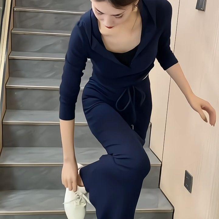 Chic Slimming Hooded Sweatshirt and Skirt Set: Stylish Women s Two-Piece for Spring and Autumn 2XL (120-130 cm) синий
Chic Slimming Hooded Sweatshirt and Skirt Set: Stylish Women s Two-Piece for Spring and Autumn 2XL (120-130 cm) синий