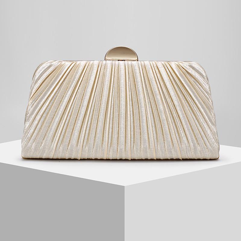New temperament pleated dinner bag ladies shoulder bag chain bag evening bag wedding bag абрикосовый
New temperament pleated dinner bag ladies shoulder bag chain bag evening bag wedding bag абрикосовый