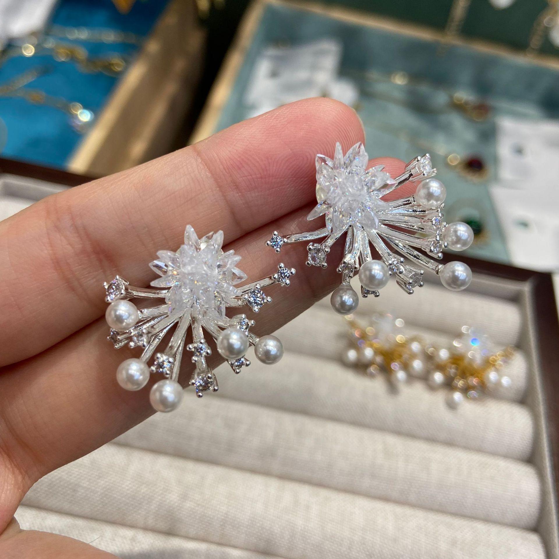 Fireworks Zircon Earrings Suitable For Summer Women S High-End Stud Earrings Light Luxury Earrings Women
Fireworks Zircon Earrings Suitable For Summer Women S High-End Stud Earrings Light Luxury Earrings Women