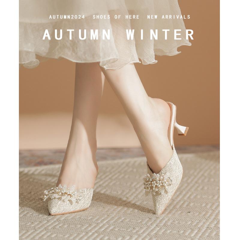 Rhinestone bow pointed head thin heel high heel single shoes women shallow mouth not tired feet summer new rear empty sandals women 39 шампанського
Rhinestone bow pointed head thin heel high heel single shoes women shallow mouth not tired feet summer new rear empty sandals women 39 шампанського