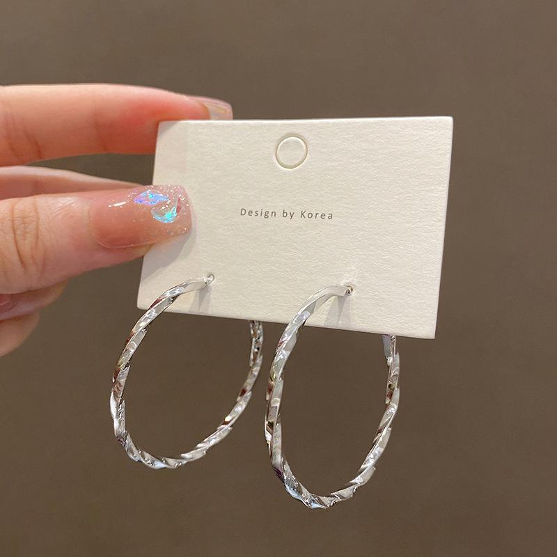 Серьги-гвоздики из нестандартного металла с серебряной иглой S925 для женщин - большой круглый дизайн SW-E5299 серебряный
Серьги-гвоздики из нестандартного металла с серебряной иглой S925 для женщин - большой круглый дизайн SW-E5299 серебряный