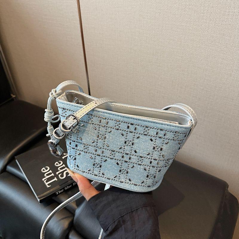 Summer Summer Classy Light Phone Crossbody Small Bag for Women 2025 New Blue Color Work Bucket Bag Light blue (with pendant)
Summer Summer Classy Light Phone Crossbody Small Bag for Women 2025 New Blue Color Work Bucket Bag Light blue (with pendant)