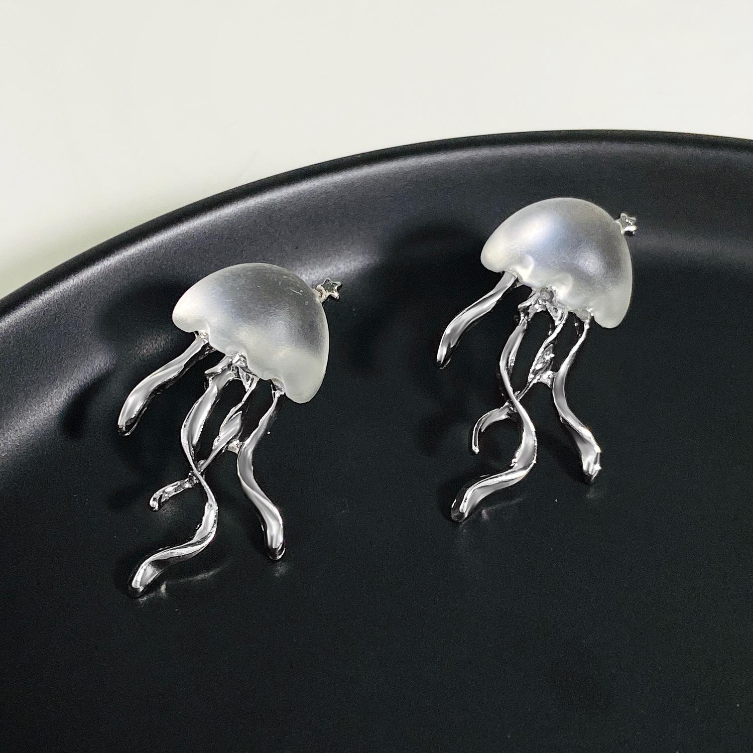 JWER Lovely Deep-Sea Jellyfish Elves Long Tassel Drop Earrings Mini Star Transparent Crystal Chain Earrings Women Jewelry Gifts
JWER Lovely Deep-Sea Jellyfish Elves Long Tassel Drop Earrings Mini Star Transparent Crystal Chain Earrings Women Jewelry Gifts