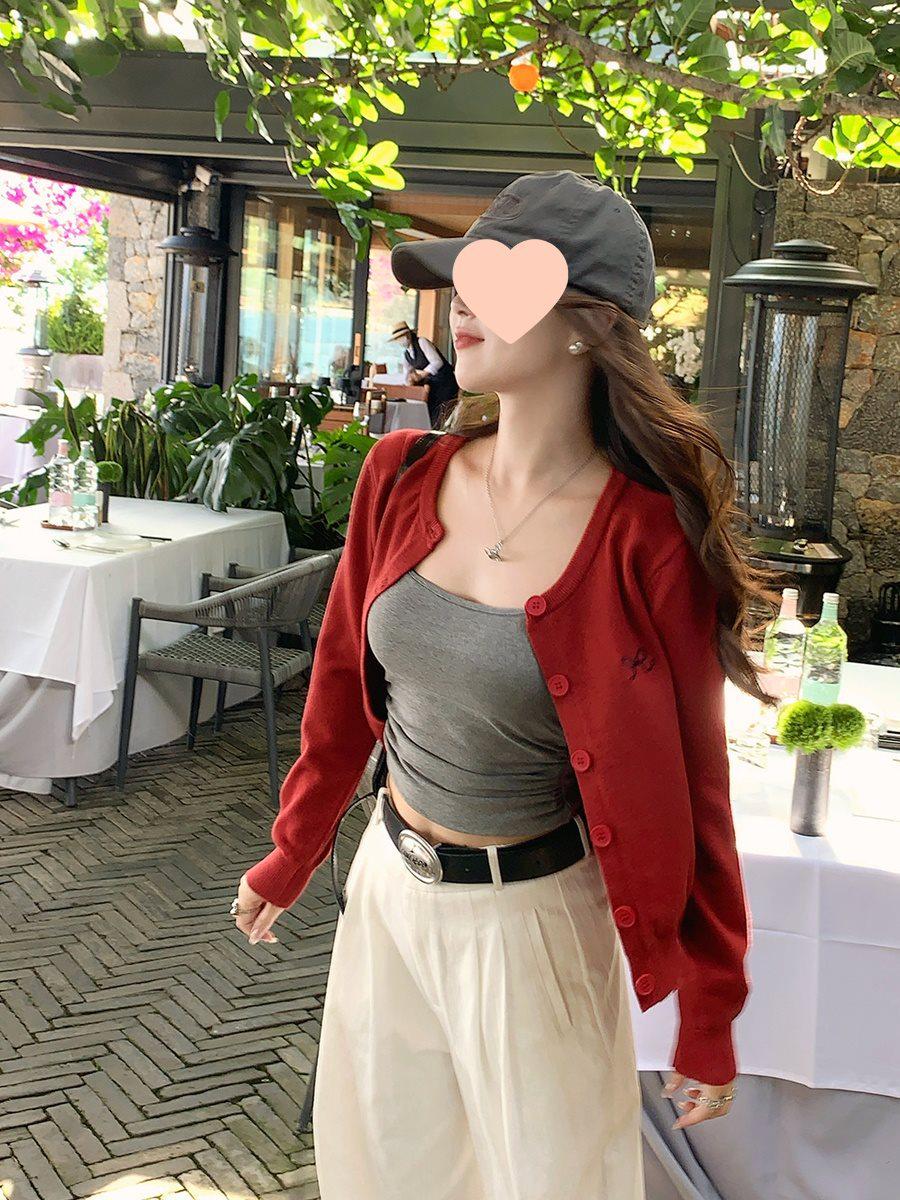 Женский серый вязаный кардиган 2025: Мягкая верхняя одежда с длинным рукавом для начала осени красный
Женский серый вязаный кардиган 2025: Мягкая верхняя одежда с длинным рукавом для начала осени красный