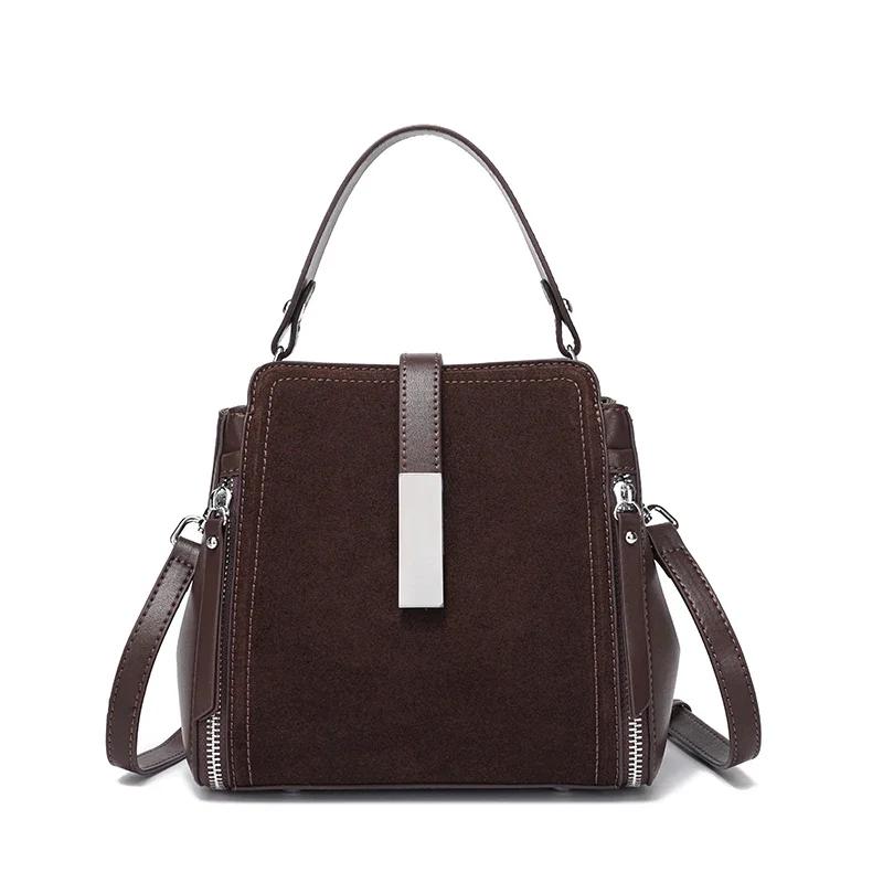 Fashiable suede women handbag trendy autumn winter coffee color high-quality genuine leather paired with coat casual shopping 20x11x20cm кавовий
Fashiable suede women handbag trendy autumn winter coffee color high-quality genuine leather paired with coat casual shopping 20x11x20cm кавовий