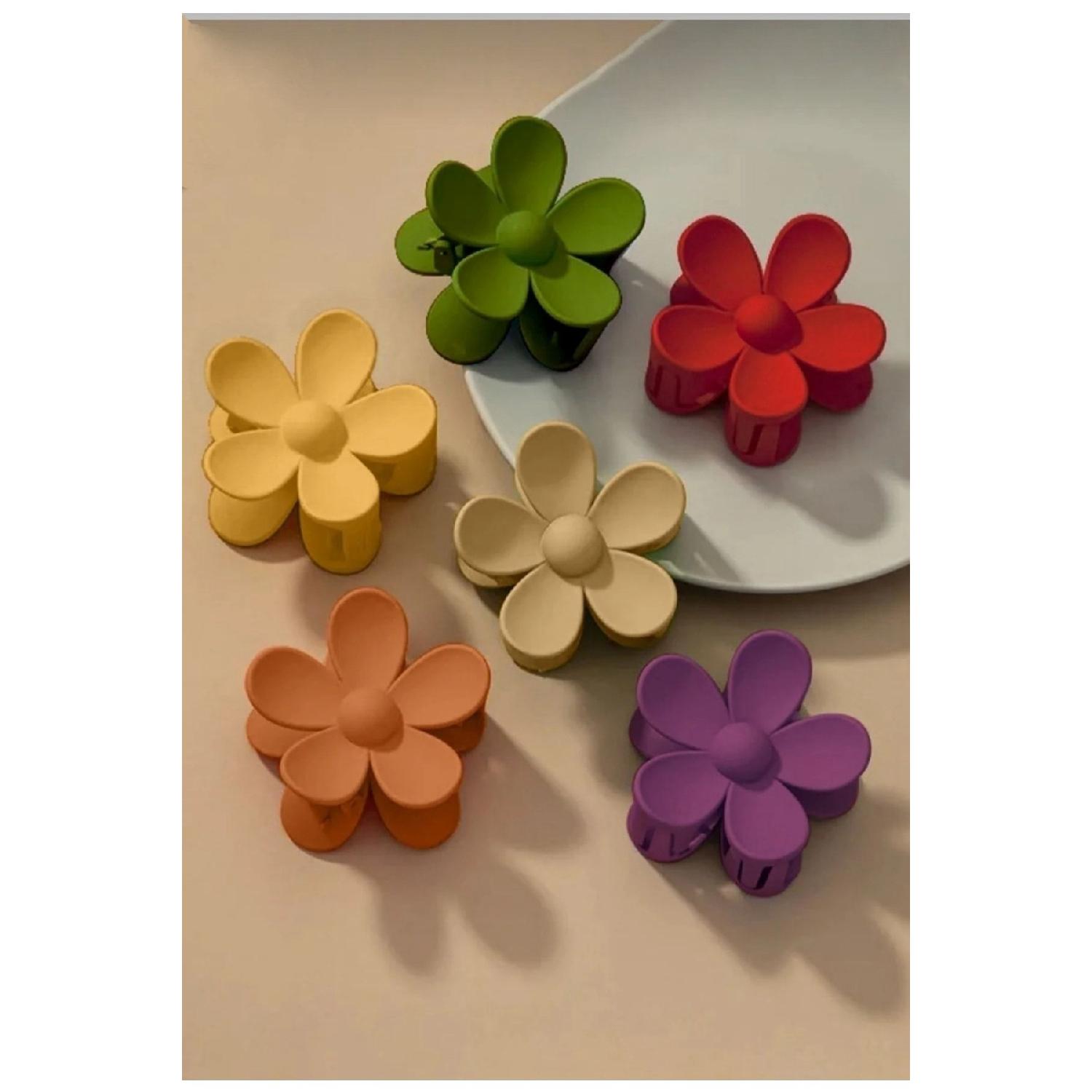 Женский набор из 6 разноцветных застежек-застежек Daisy
Женский набор из 6 разноцветных застежек-застежек Daisy