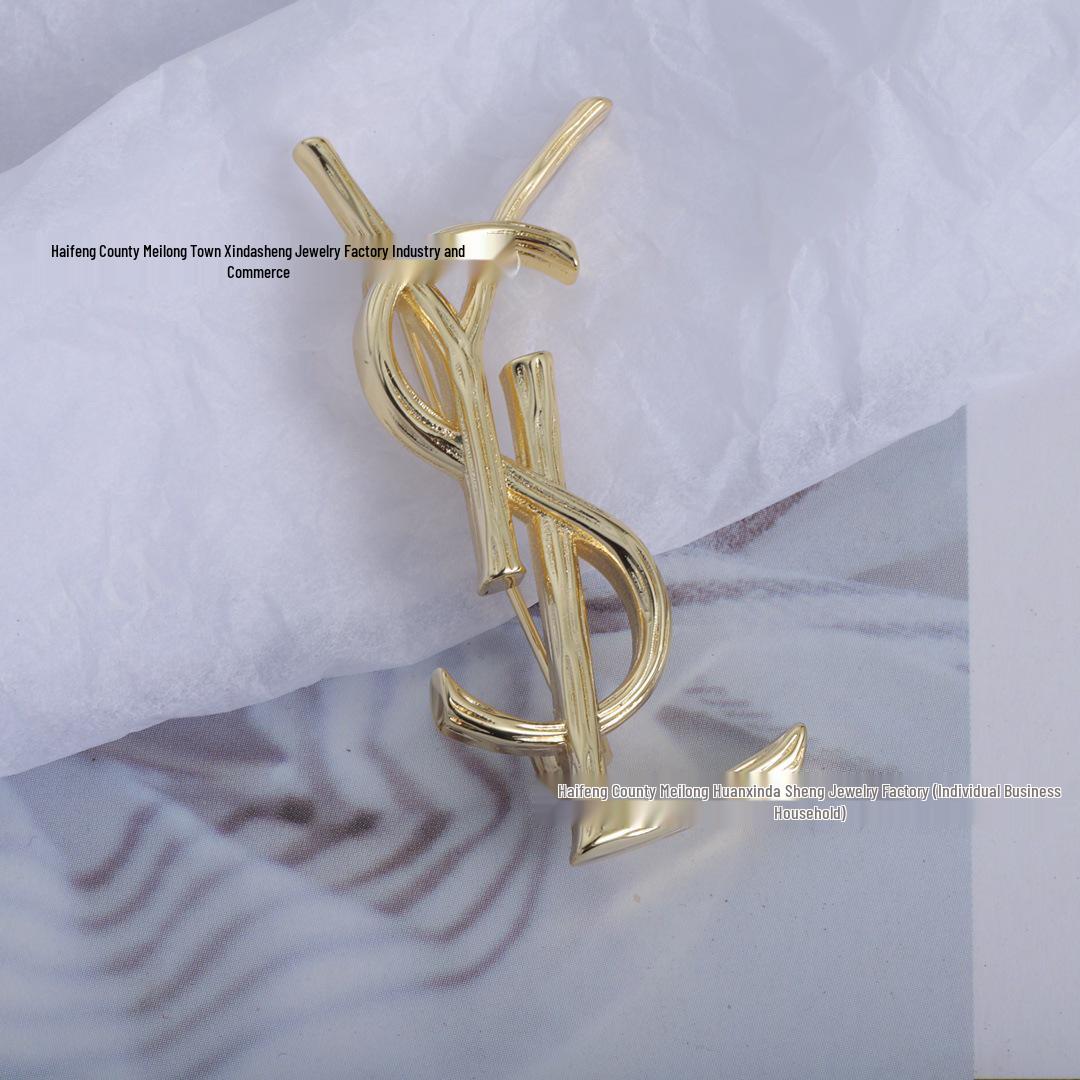 Серьги-пусеты с буквами YSL Saint Laurent и набор в стиле ретро: ожерелье, браслет, брошь для женщин
Серьги-пусеты с буквами YSL Saint Laurent и набор в стиле ретро: ожерелье, браслет, брошь для женщин