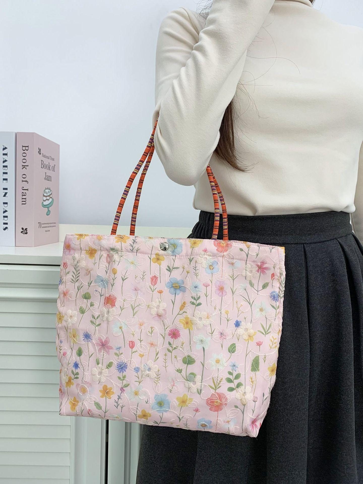 Fresh Embroidered Flowers Canvas Women s Shoulder Bags Fashion Colorful Rope Ladies Handbag Casual Versatile Female Tote Bag рожевий
Fresh Embroidered Flowers Canvas Women s Shoulder Bags Fashion Colorful Rope Ladies Handbag Casual Versatile Female Tote Bag рожевий