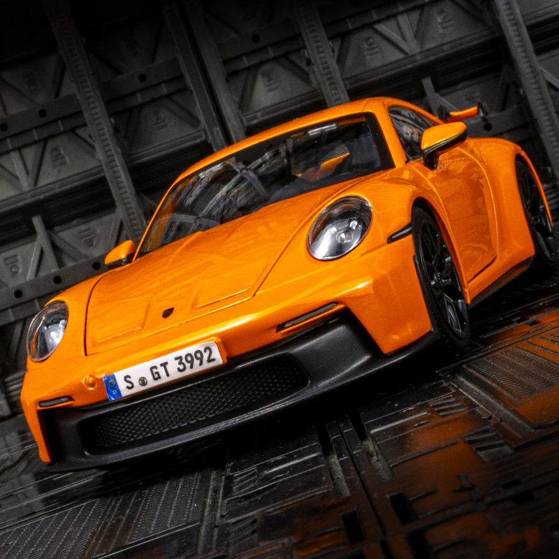 Bburago 911 GT3 Модель суперкара из сплава - Статичное украшение для автомобиля для мальчиков. оранжевый
Bburago 911 GT3 Модель суперкара из сплава - Статичное украшение для автомобиля для мальчиков. оранжевый