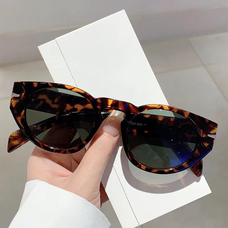 Premium UV Protected High Quality Retro High End Designer Style Edgy Punk Trendy Timeless Riveted Female For Both Male Sun Glasses
Premium UV Protected High Quality Retro High End Designer Style Edgy Punk Trendy Timeless Riveted Female For Both Male Sun Glasses