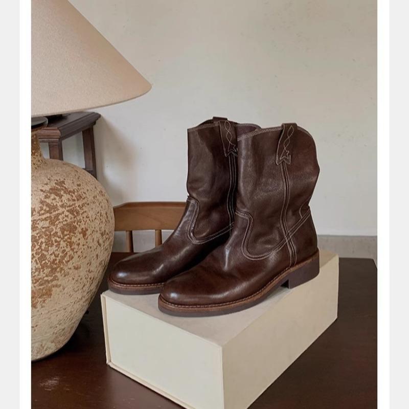 Washed cowhide~ Genuine leather retro V-mouth western boots thick heel short boots women s medium tube desert boots 40
Washed cowhide~ Genuine leather retro V-mouth western boots thick heel short boots women s medium tube desert boots 40