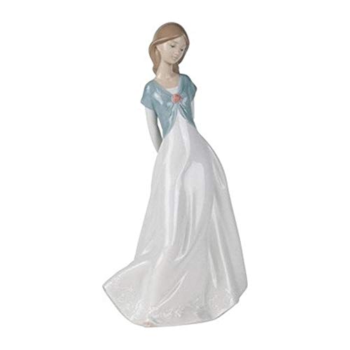 Nao by Lladro Collectible Porcelain Figurine: TRULY IN LOVE - 10 tall - beautiful young lady
Nao by Lladro Collectible Porcelain Figurine: TRULY IN LOVE - 10 tall - beautiful young lady