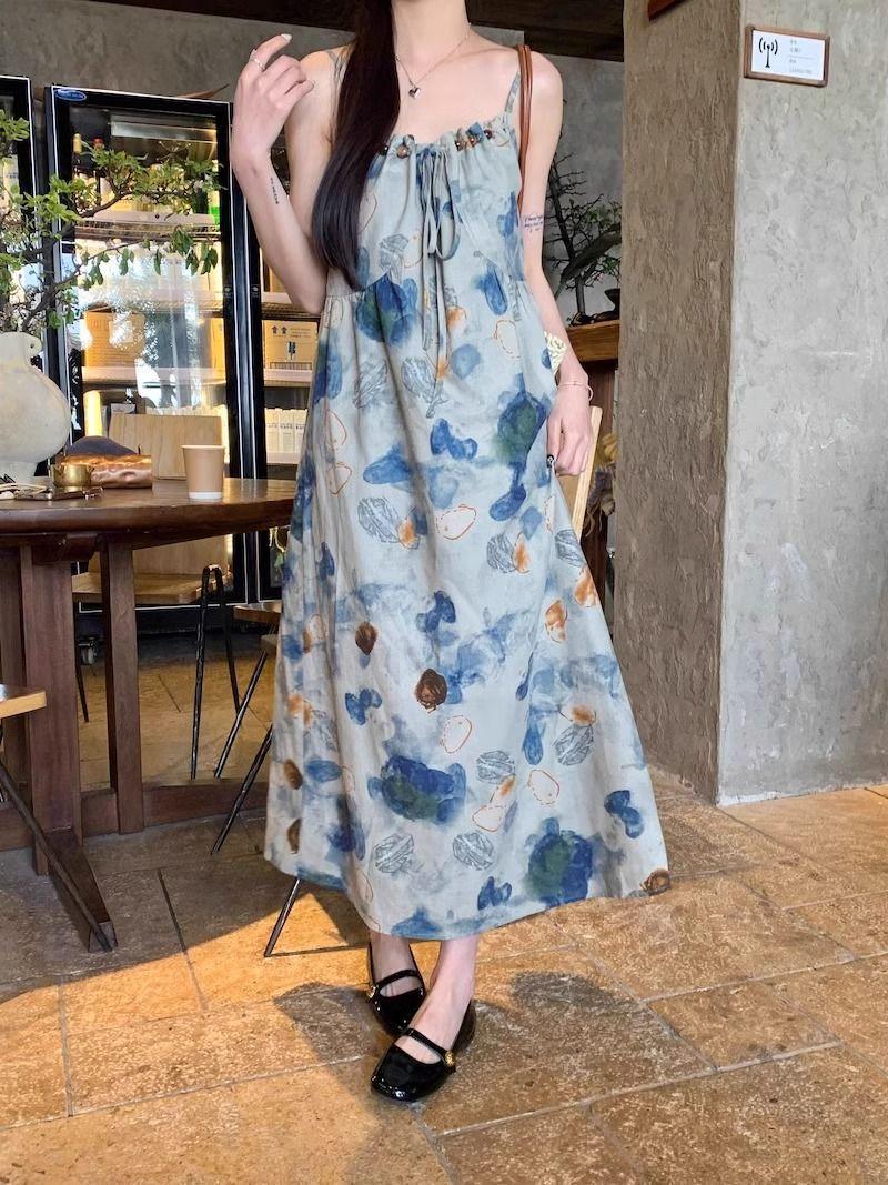 Platycodon coffee break French ink smudge suspender dress women s summer temperament small niche slim skirt S
Platycodon coffee break French ink smudge suspender dress women s summer temperament small niche slim skirt S