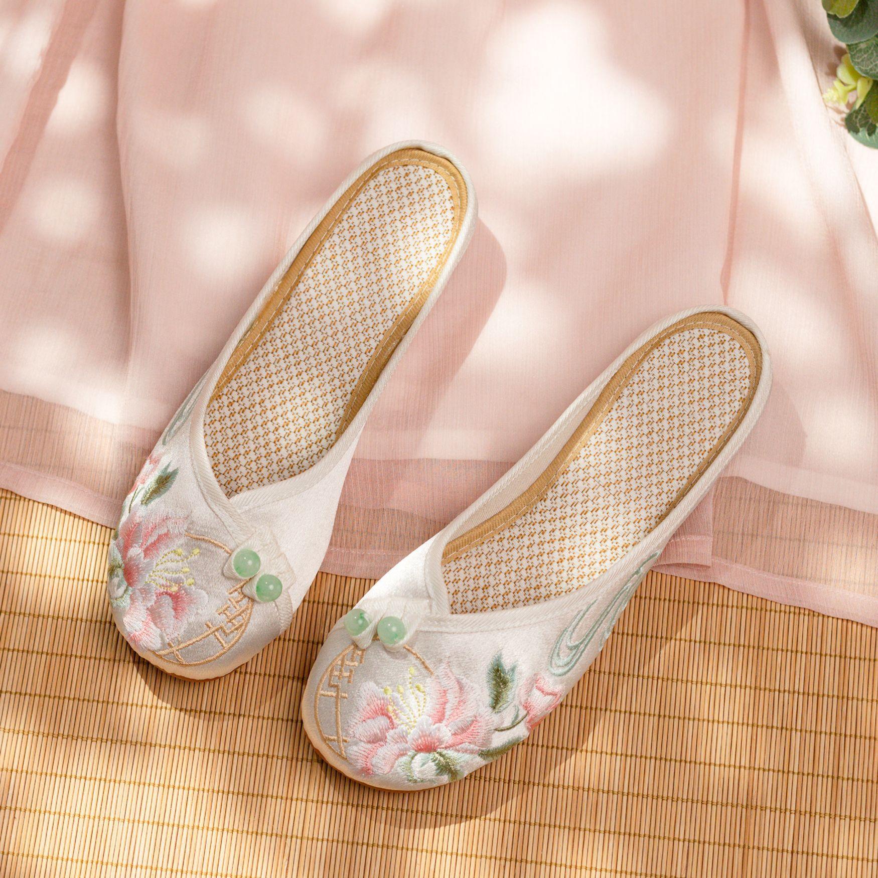 Summer Retro Mercerized Satin Cheongsam Costume Shoes Hanfu Shoes Women s Single Shoes 34 зелений
Summer Retro Mercerized Satin Cheongsam Costume Shoes Hanfu Shoes Women s Single Shoes 34 зелений