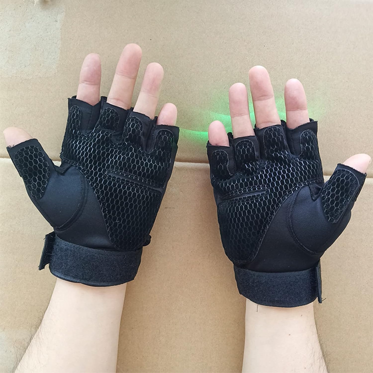 LED Flashlight Gloves, Men s and Women s Fingerless Night Light Tool, Hands-Free Torch for Repair and Work in Place, Outdoor Sports, Fishing, Camping 3
LED Flashlight Gloves, Men s and Women s Fingerless Night Light Tool, Hands-Free Torch for Repair and Work in Place, Outdoor Sports, Fishing, Camping 3