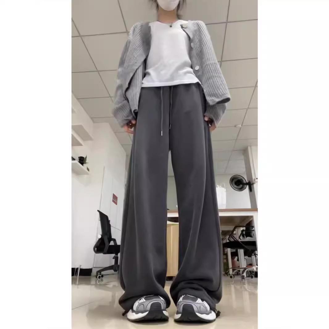 Women s Mamba Cotton Wide-Leg Sweatpants - Autumn/Winter 2024 Edition L (105-120 lbs)
Women s Mamba Cotton Wide-Leg Sweatpants - Autumn/Winter 2024 Edition L (105-120 lbs)