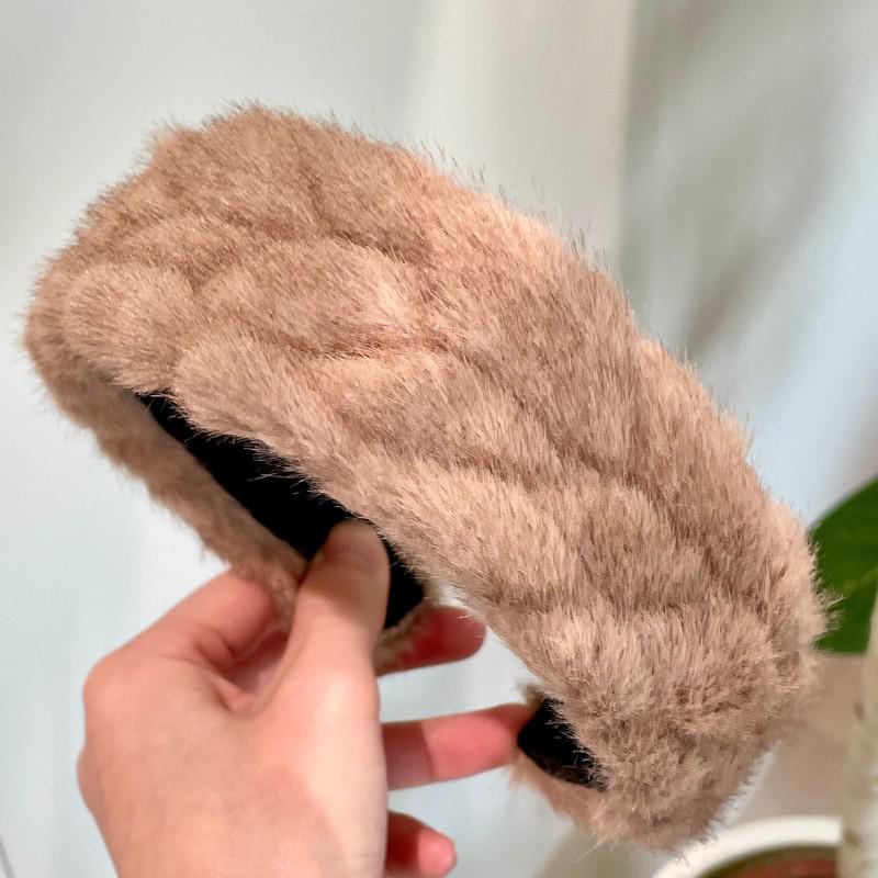 Korean Style Plush Wide-Edge Headband for Women, Autumn/Winter High Skull Design, Daily Wear Hair Accessory хаки
Korean Style Plush Wide-Edge Headband for Women, Autumn/Winter High Skull Design, Daily Wear Hair Accessory хаки