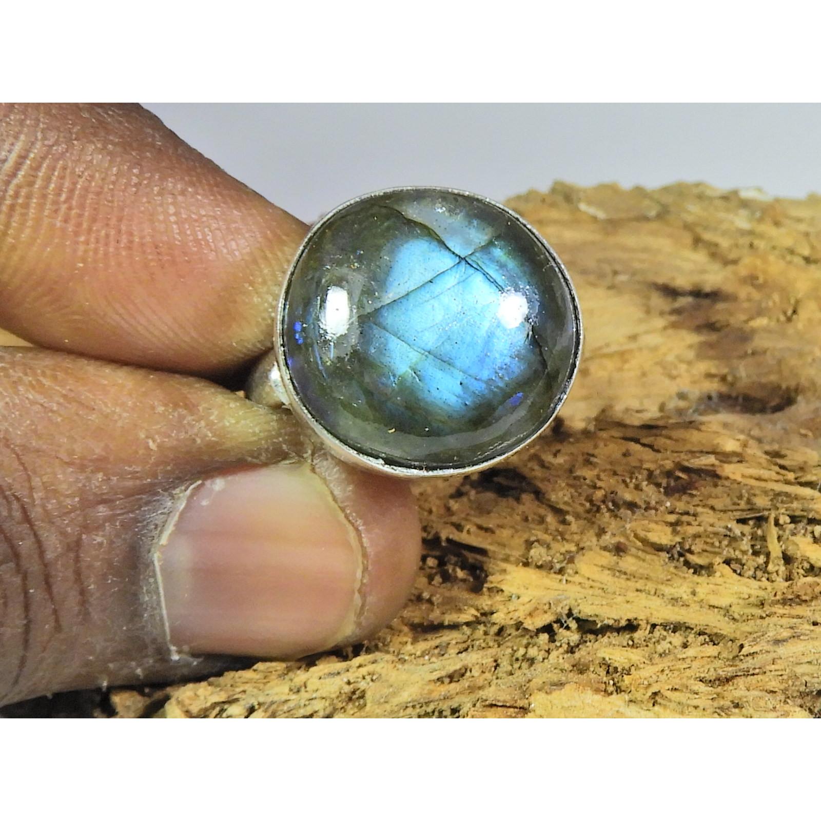 Natural Blue Labradorite Gemstone 925 Solid Sterling Silver Ring Size US-6.5 PG-261
Natural Blue Labradorite Gemstone 925 Solid Sterling Silver Ring Size US-6.5 PG-261