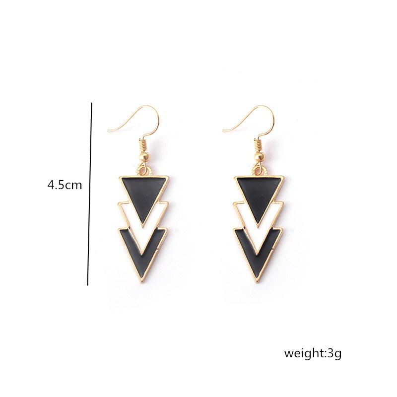 New Black White Dangle Earrings Heart Pendants Women Drop Earrings Geometric Statement Hanging Earrings pendientes mujer
New Black White Dangle Earrings Heart Pendants Women Drop Earrings Geometric Statement Hanging Earrings pendientes mujer