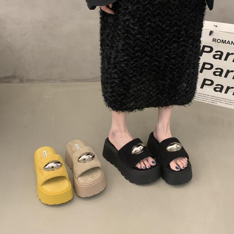 Women s shoes 2025 summer open-toed flat-bottomed lazy sandals square head with comfortable cool slippers 35 чёрный
Women s shoes 2025 summer open-toed flat-bottomed lazy sandals square head with comfortable cool slippers 35 чёрный