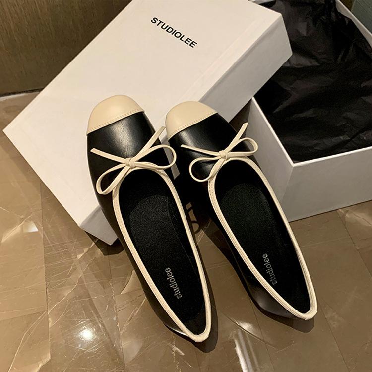 Flat shoes leather ballet shoes 2025 summer new temperament bow color matching square head light mouth single shoes women 41
Flat shoes leather ballet shoes 2025 summer new temperament bow color matching square head light mouth single shoes women 41