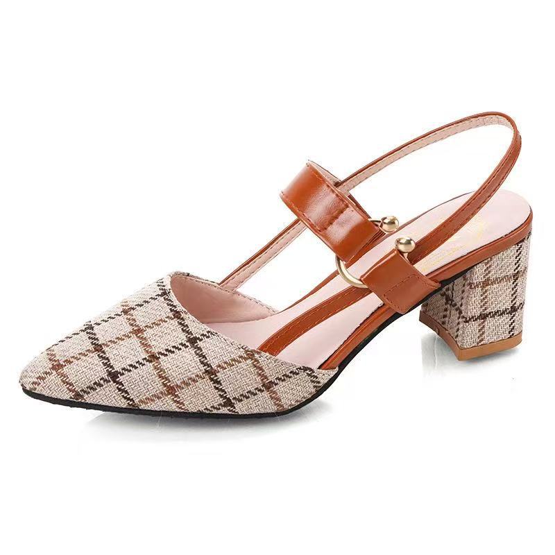 Босоножки женские летние новые модели с сумкой с острым носком ремешок-пряжка на одно слово римские туфли с открытым носком толстый каблук высокий каблук 42
Босоножки женские летние новые модели с сумкой с острым носком ремешок-пряжка на одно слово римские туфли с открытым носком толстый каблук высокий каблук 42