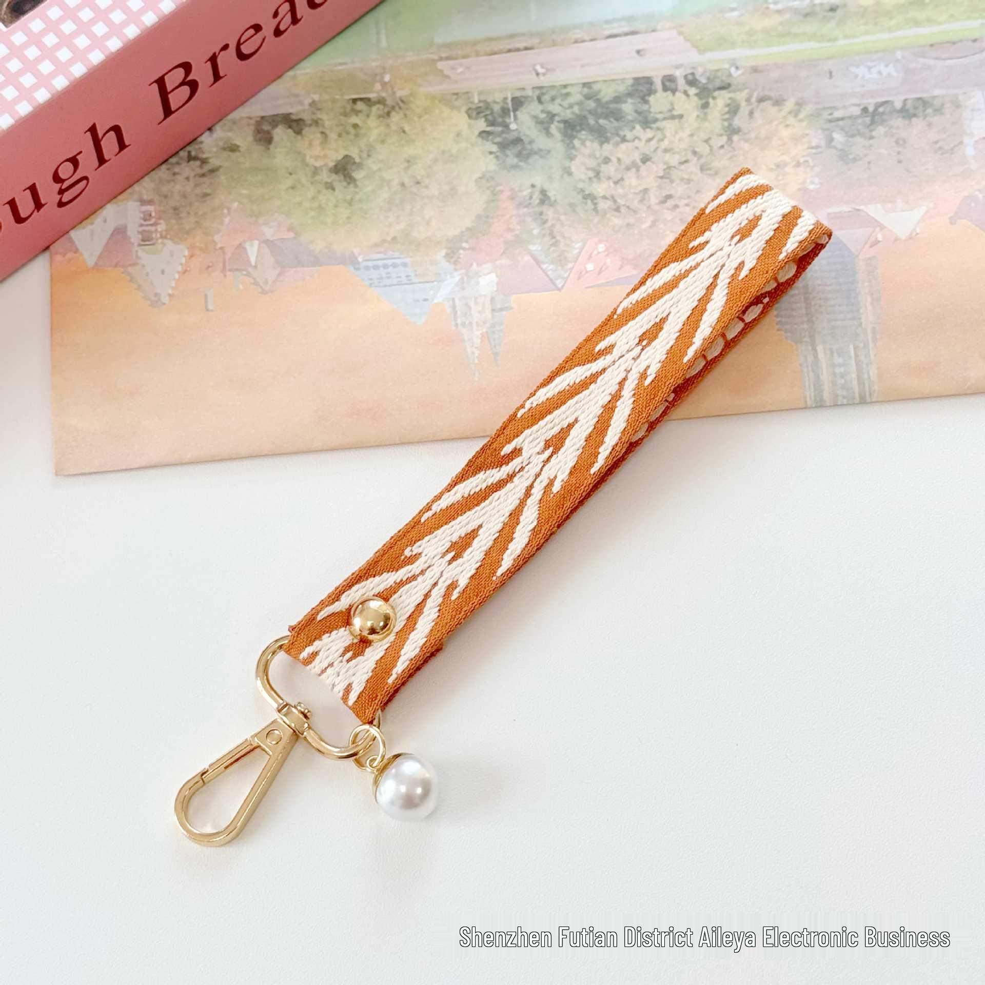 Willow Leaf Pearl Wristlet: Women s Anti-Lost Cell Phone Lanyard for Outdoor & Travel
Willow Leaf Pearl Wristlet: Women s Anti-Lost Cell Phone Lanyard for Outdoor & Travel