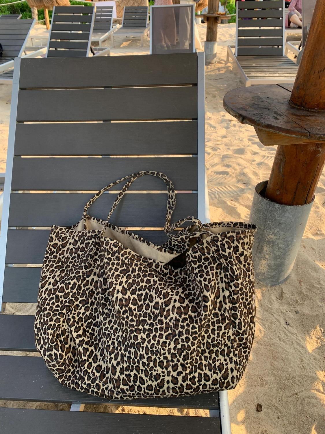 JIAERDI Vintage Leopard Print Tote Bag Handbag Women Retro Large Capacity Casual Shoulder Bags Female Harajuku Canvas Y2k Bags хакі
JIAERDI Vintage Leopard Print Tote Bag Handbag Women Retro Large Capacity Casual Shoulder Bags Female Harajuku Canvas Y2k Bags хакі