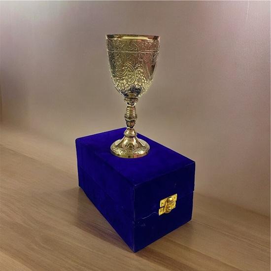 Embossed Brass Chalice Goblet, 15.24 cm Medieval Wine Cup with Velvet Box, Weddin, Anniversary, Birthday, Christmas Gift
Embossed Brass Chalice Goblet, 15.24 cm Medieval Wine Cup with Velvet Box, Weddin, Anniversary, Birthday, Christmas Gift