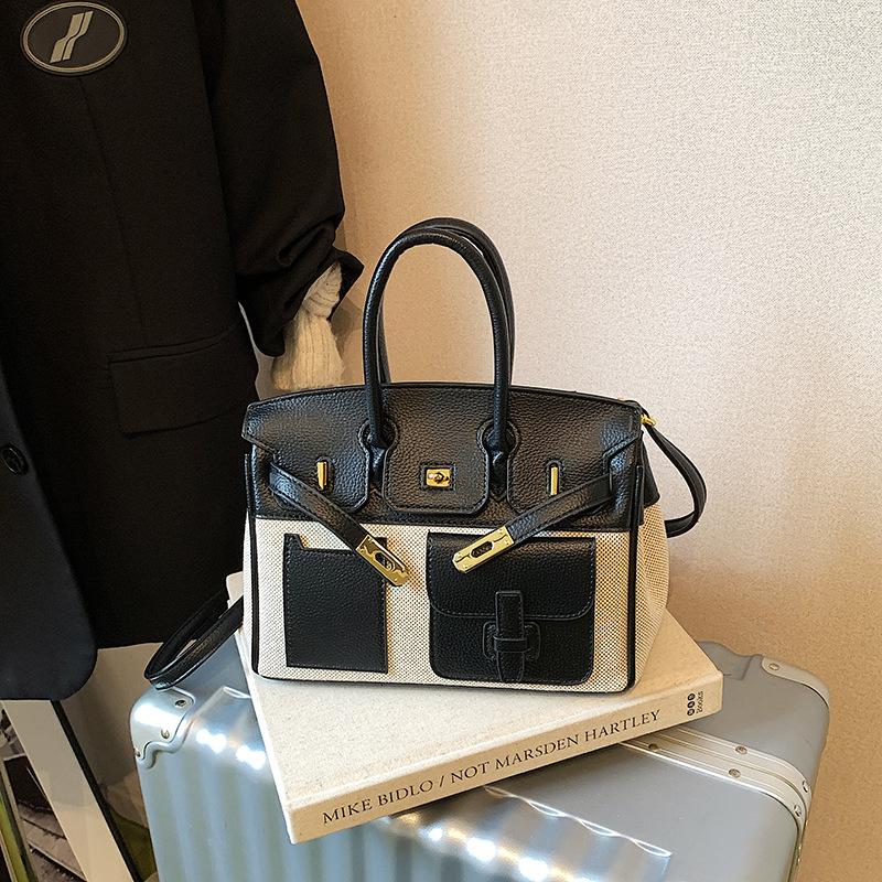 Large capacity bag women s autumn and winter versatile 2025 new retro messenger bag casual portable commuter tote big bag
Large capacity bag women s autumn and winter versatile 2025 new retro messenger bag casual portable commuter tote big bag