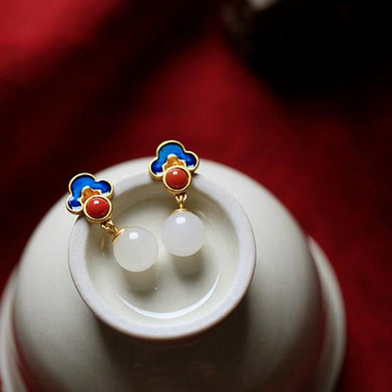 Gold-Plated Women s Retro Earrings: Enamel Auspicious Cloud Design, Handmade Luxury Jewelry.
Gold-Plated Women s Retro Earrings: Enamel Auspicious Cloud Design, Handmade Luxury Jewelry.
