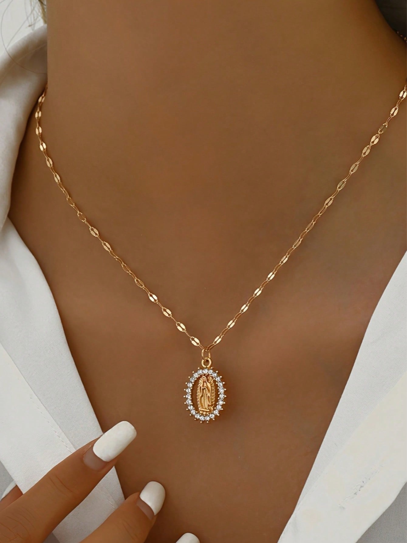 Модное ожерелье для женских украшений золотой
Модное ожерелье для женских украшений золотой