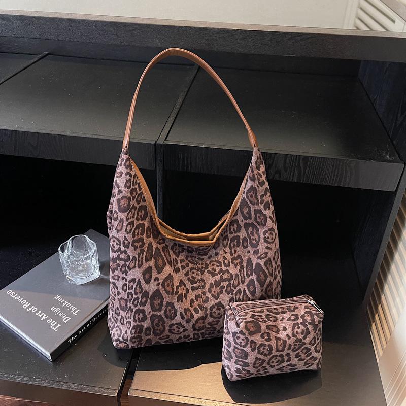 Retro Leopard Print Bucket Shoulder Bag - Women s Niche Design хакі
Retro Leopard Print Bucket Shoulder Bag - Women s Niche Design хакі