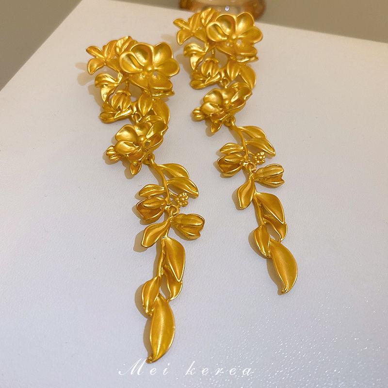 Серьги с кисточками и серебряными иглами S925 «Цветочные листья» Преувеличенные серьги в стиле хэви-метал Модные высококачественные серьги для женщин
Серьги с кисточками и серебряными иглами S925 «Цветочные листья» Преувеличенные серьги в стиле хэви-метал Модные высококачественные серьги для женщин