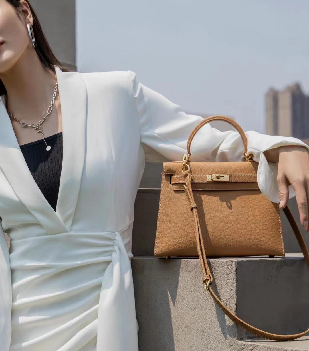 Классическая и атмосферная сумка / Новый стиль, модная и универсальная сумка через плечо на одно плечо, высококачественная ручная кожаная женская сумка 25x11x20cm