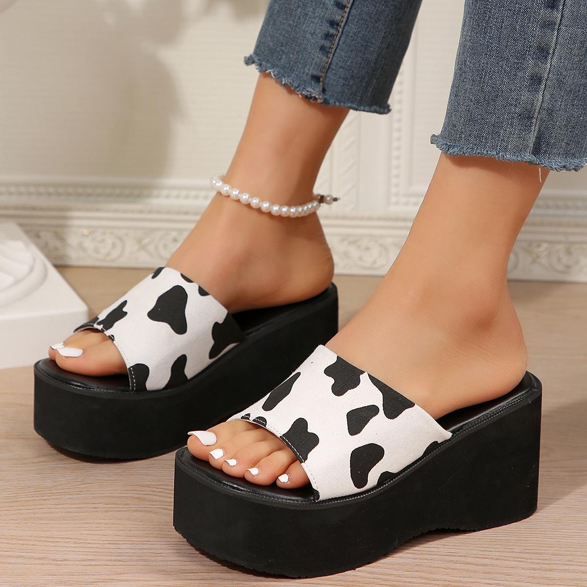 Большого размера однословные шлепанцы на толстой подошве для женской летней носки, повседневные с открытым носком на платформе, пляжные прохладные шлепанцы 42 белый