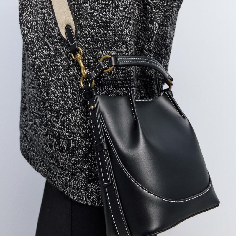 Women s bag new black lightweight printed shoulder messenger bag versatile portable tote bag large capacity чёрный
Women s bag new black lightweight printed shoulder messenger bag versatile portable tote bag large capacity чёрный