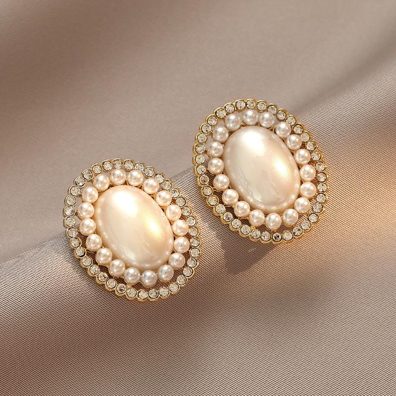 Women s Japanese & Korean Style Freshwater Pearl Stud Earrings - Trendy, Influencer-Approved
Women s Japanese & Korean Style Freshwater Pearl Stud Earrings - Trendy, Influencer-Approved