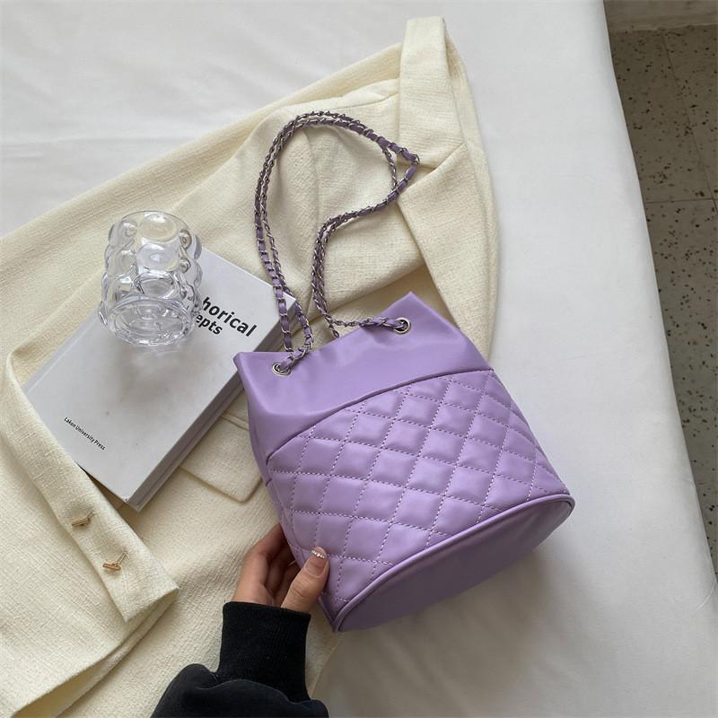 Trendy White Retro Crossbody Bucket Bag For Women Ideal For Fashionable Daily Use фіолетовий
Trendy White Retro Crossbody Bucket Bag For Women Ideal For Fashionable Daily Use фіолетовий