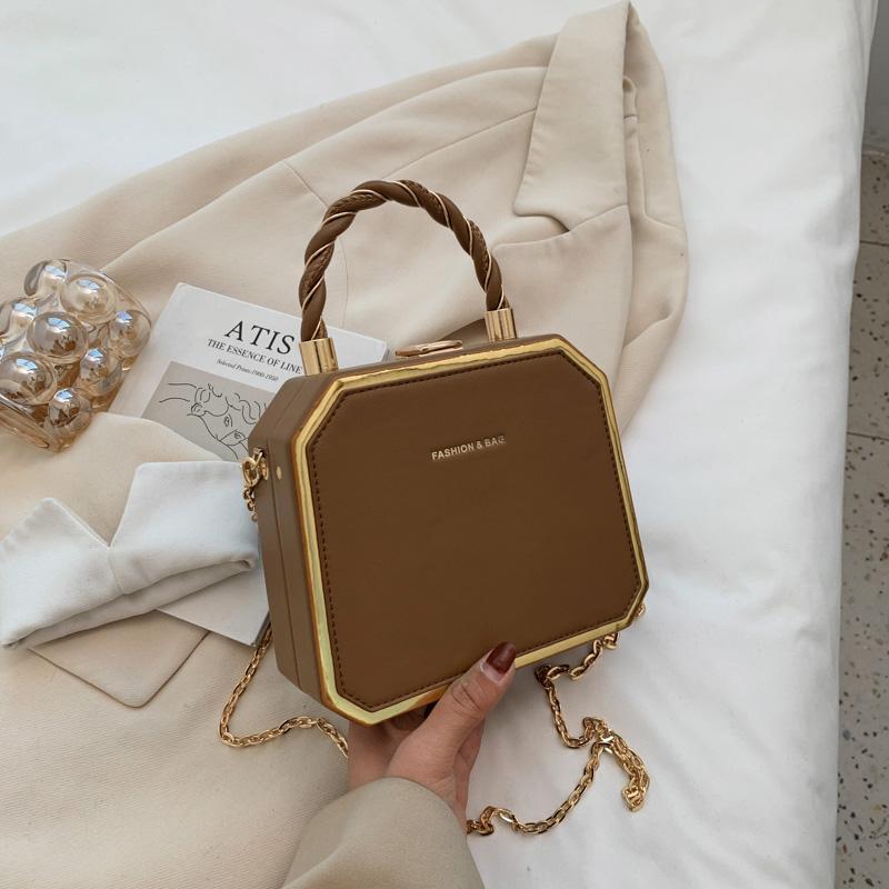 Hard Box Shape PU Leather Crossbody Bag with Short Rope Handle for Women 2026 Shoulder Handbags and Purses Lady Travel Cute Tote KTY хакі
Hard Box Shape PU Leather Crossbody Bag with Short Rope Handle for Women 2026 Shoulder Handbags and Purses Lady Travel Cute Tote KTY хакі