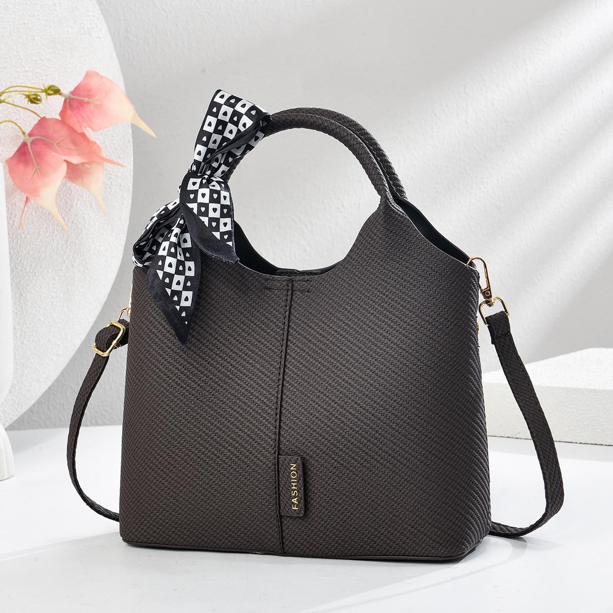 The Latest High-grade Handbag Female Niche Create Silk Scarf Handbag Casual Smooth Single Shoulder Crossbody Bag .
The Latest High-grade Handbag Female Niche Create Silk Scarf Handbag Casual Smooth Single Shoulder Crossbody Bag .