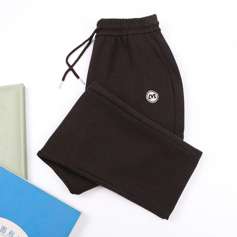 Женские брюки палаццо весна и осень весна новые с высокой талией и тонкие повседневные спортивные цвета молочного чая брюки-подковы 5XL
Женские брюки палаццо весна и осень весна новые с высокой талией и тонкие повседневные спортивные цвета молочного чая брюки-подковы 5XL