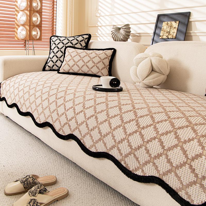 New Light Luxury Sofa Cover Cloth Soft Comfortable Anti Slip Four Seasons Universal Thickened Breathable Sofa Cover Cloth Towel 70X70cm колір світло кави
New Light Luxury Sofa Cover Cloth Soft Comfortable Anti Slip Four Seasons Universal Thickened Breathable Sofa Cover Cloth Towel 70X70cm колір світло кави